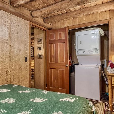Very Private, Real Log Cabin With Hot Tub! Sevierville Exteriör bild