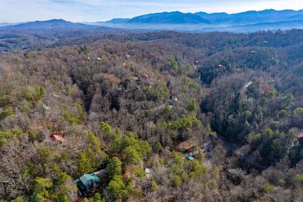 Very Private, Real Log Cabin With Hot Tub! Sevierville Exteriör bild