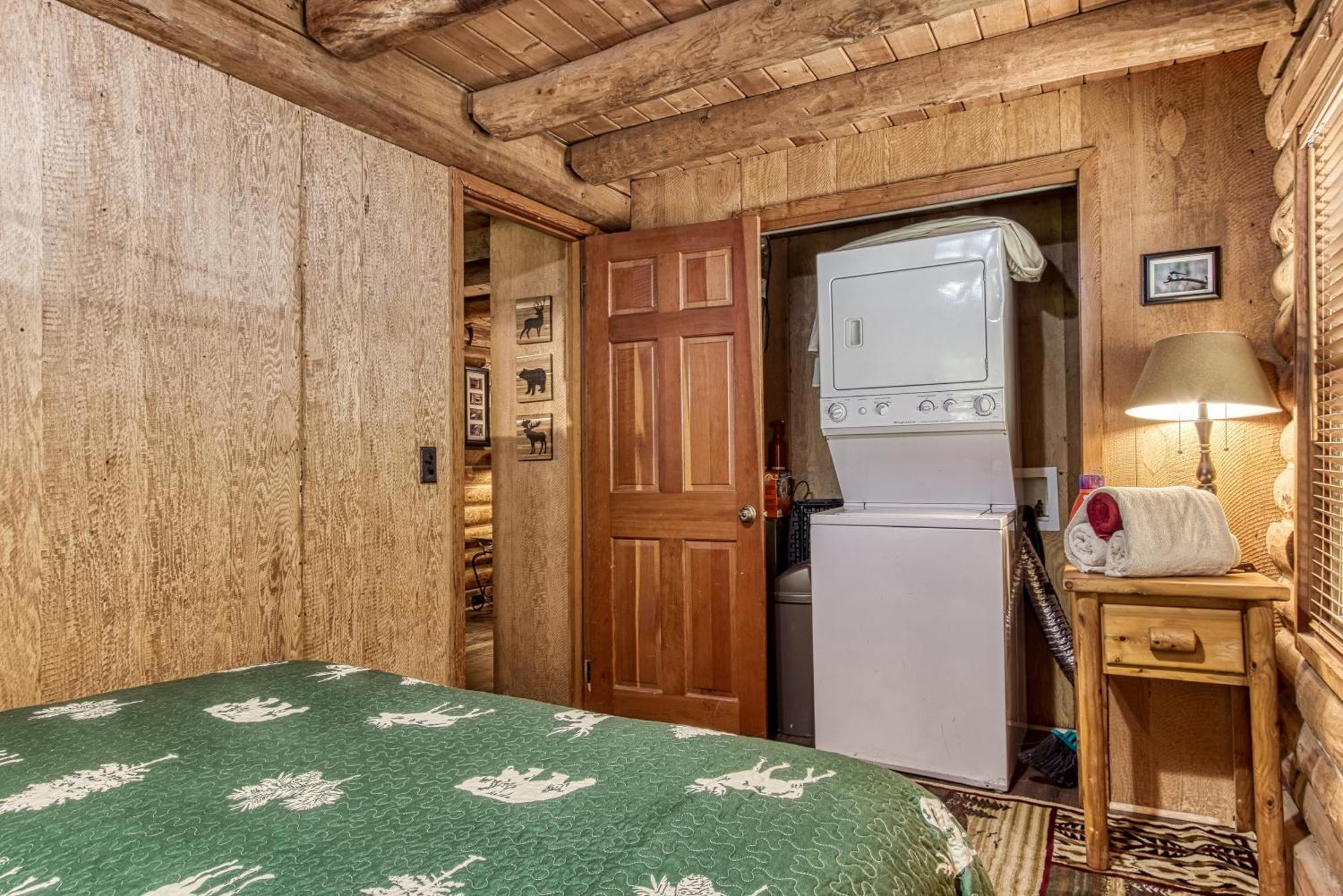 Very Private, Real Log Cabin With Hot Tub! Sevierville Exteriör bild