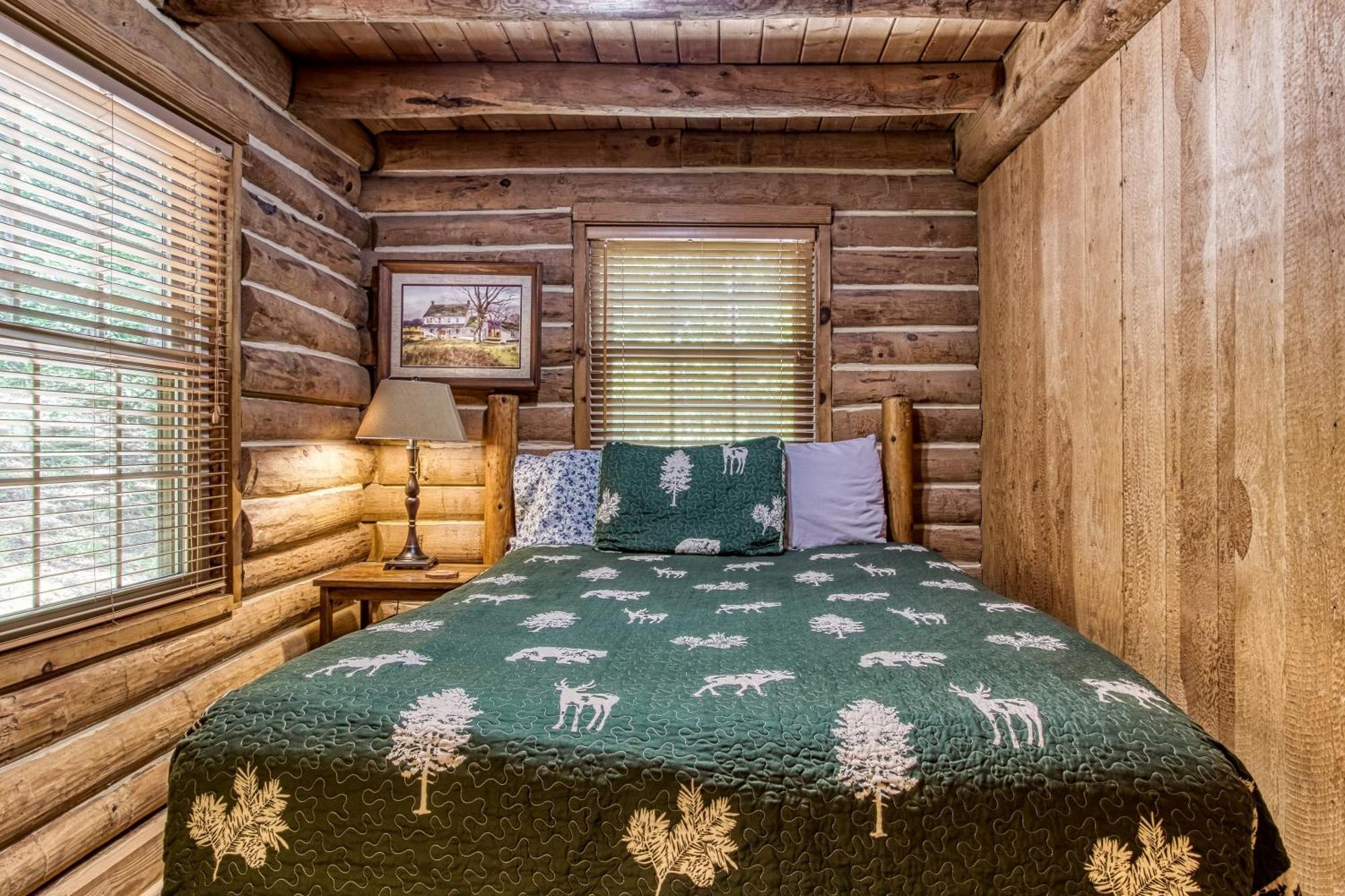 Very Private, Real Log Cabin With Hot Tub! Sevierville Exteriör bild