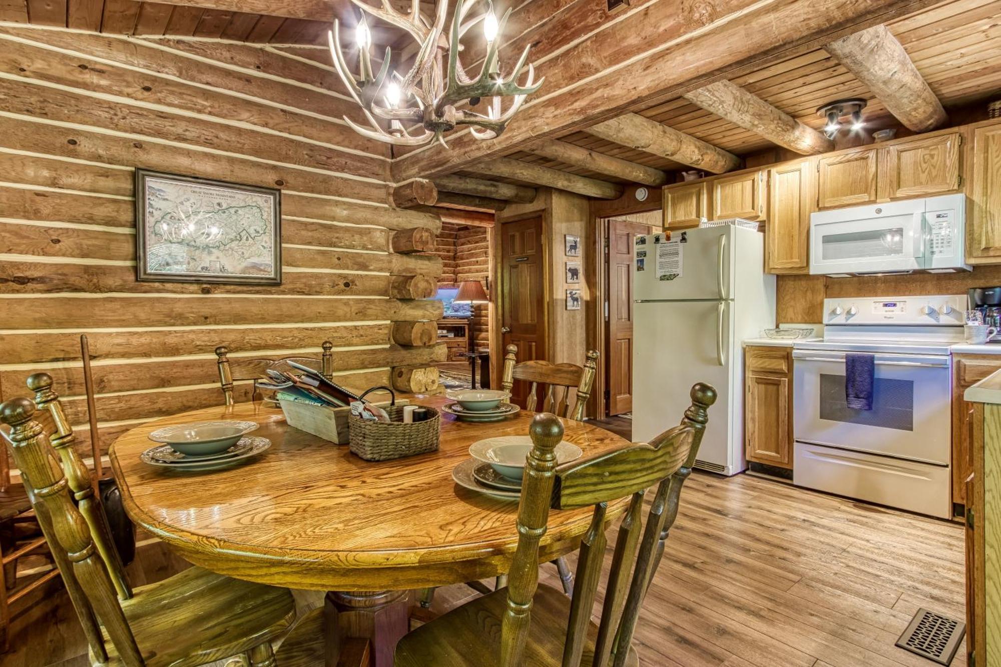 Very Private, Real Log Cabin With Hot Tub! Sevierville Exteriör bild